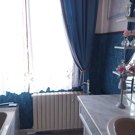 Maison Dans Le Bourg Nyaraló *